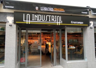 Rótulos tipo cajón Cervecería La Industrial